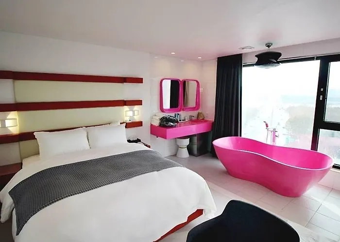Motel Circle