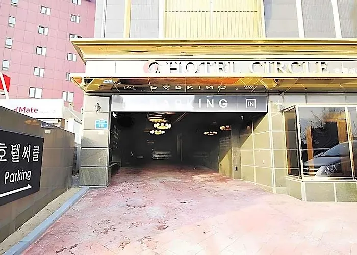 Motel Circle 3*