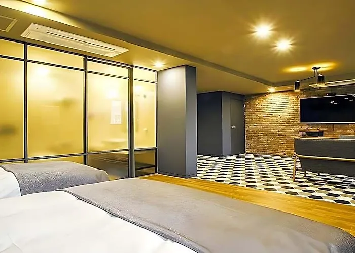 Circle Motel