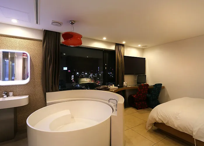 Motel Circle